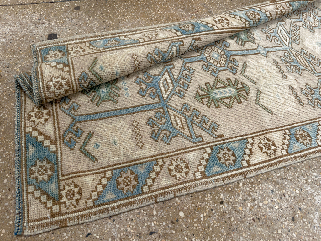 Vintage Turkish Anatolian Runner, No.33622 - Galerie Shabab