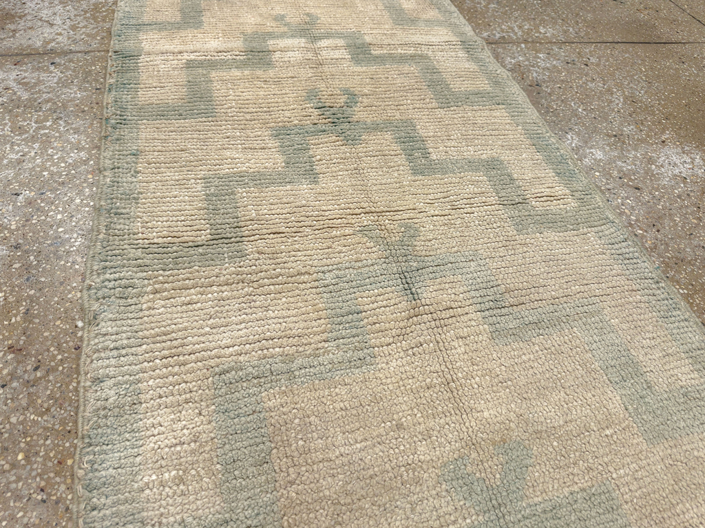 Vintage Turkish Anatolian Throw Rug, No.33623 - Galerie Shabab