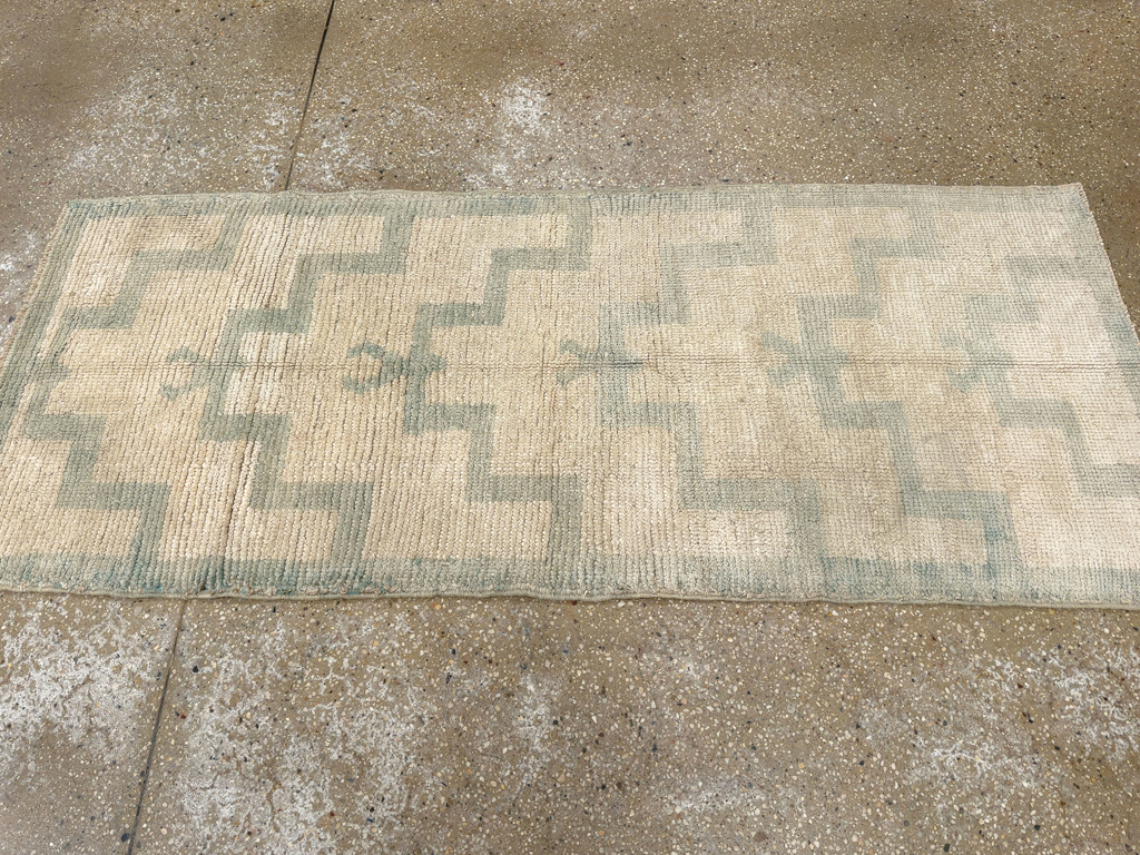Vintage Turkish Anatolian Throw Rug, No.33623 - Galerie Shabab