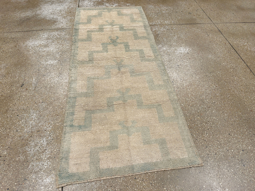 Vintage Turkish Anatolian Throw Rug, No.33623 - Galerie Shabab