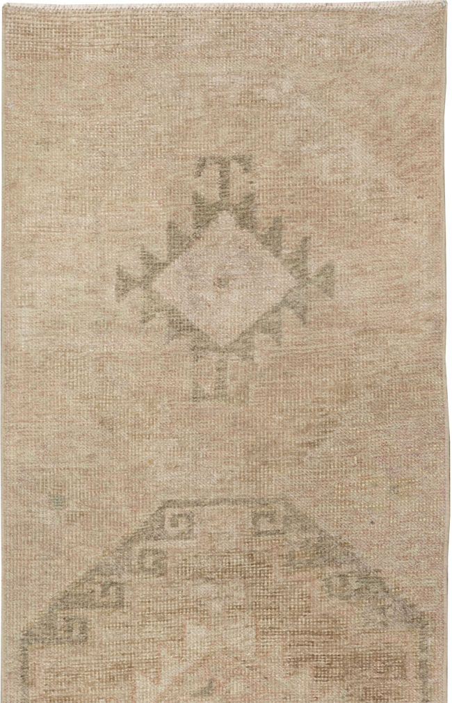 Vintage Turkish Anatolian Long Runner, No.33624 - Galerie Shabab