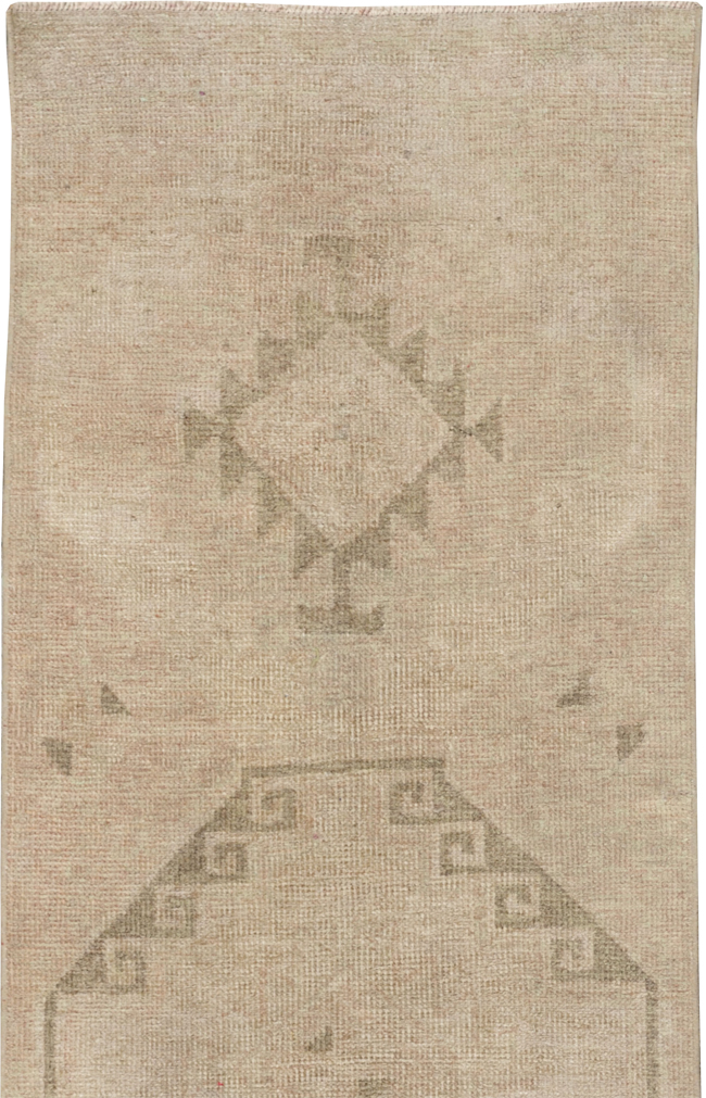 Vintage Turkish Anatolian Long Runner, No.33624 - Galerie Shabab