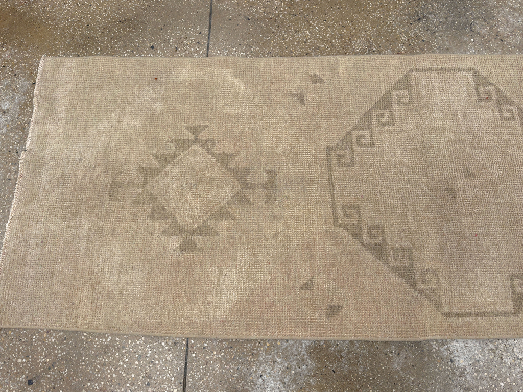 Vintage Turkish Anatolian Long Runner, No.33624 - Galerie Shabab