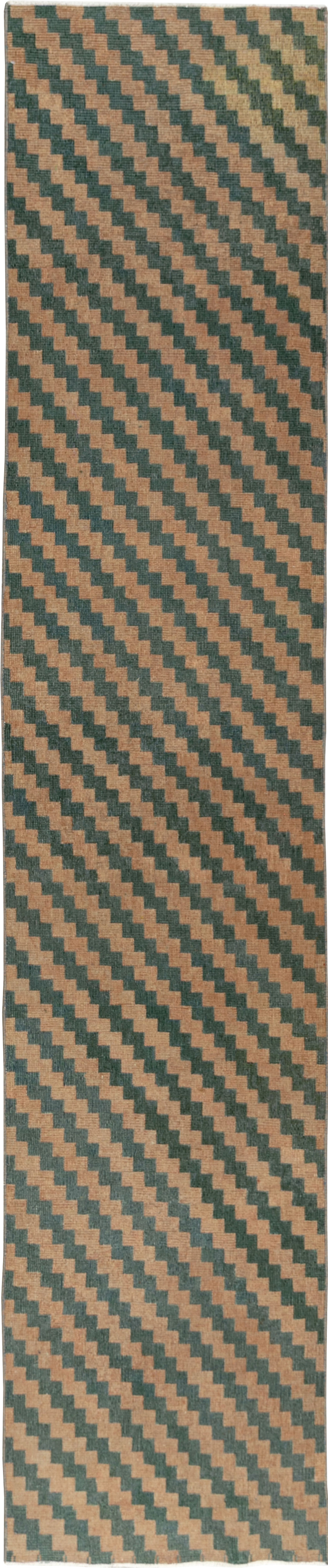 Vintage Turkish Anatolian Runner, No.33625 - Galerie Shabab