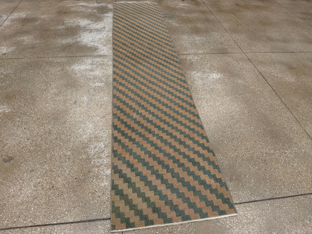 Vintage Turkish Anatolian Runner, No.33625 - Galerie Shabab