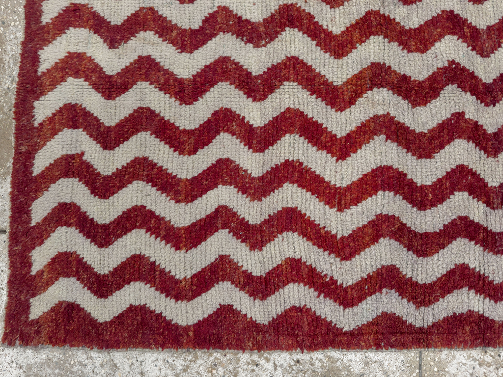 Vintage Turkish Anatolian Accent Rug, No.33626 - Galerie Shabab