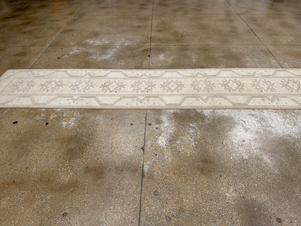 Vintage Turkish Anatolian Long Runner, No.33627 - Galerie Shabab