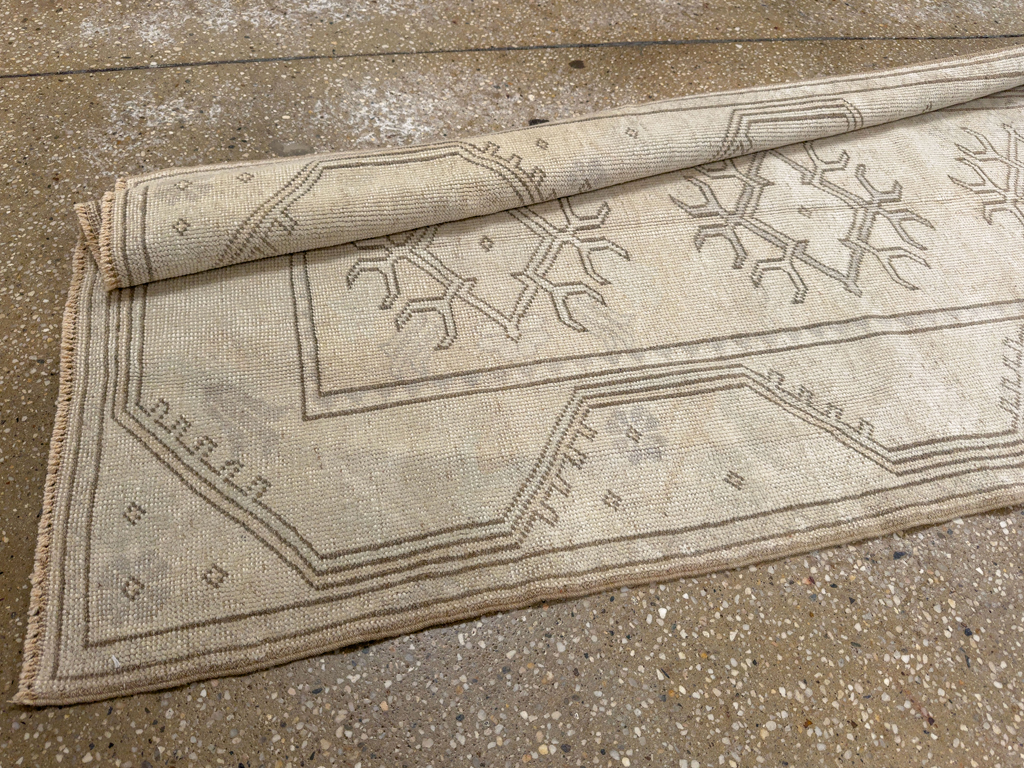 Vintage Turkish Anatolian Long Runner, No.33627 - Galerie Shabab