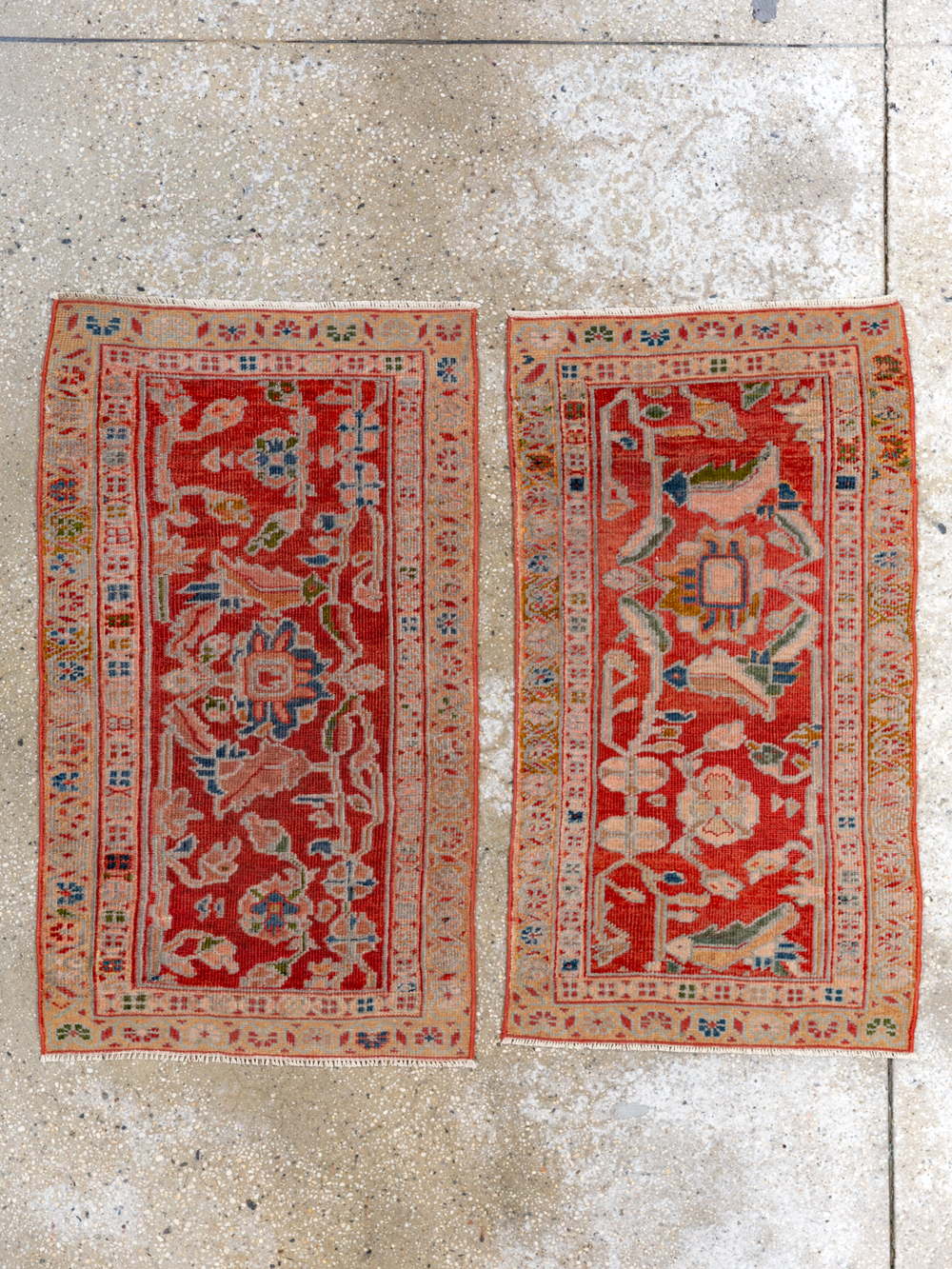 Antique Persian Sultanabad Throw Rug (Pair: 1 of 2), No.33634 - Galerie Shabab