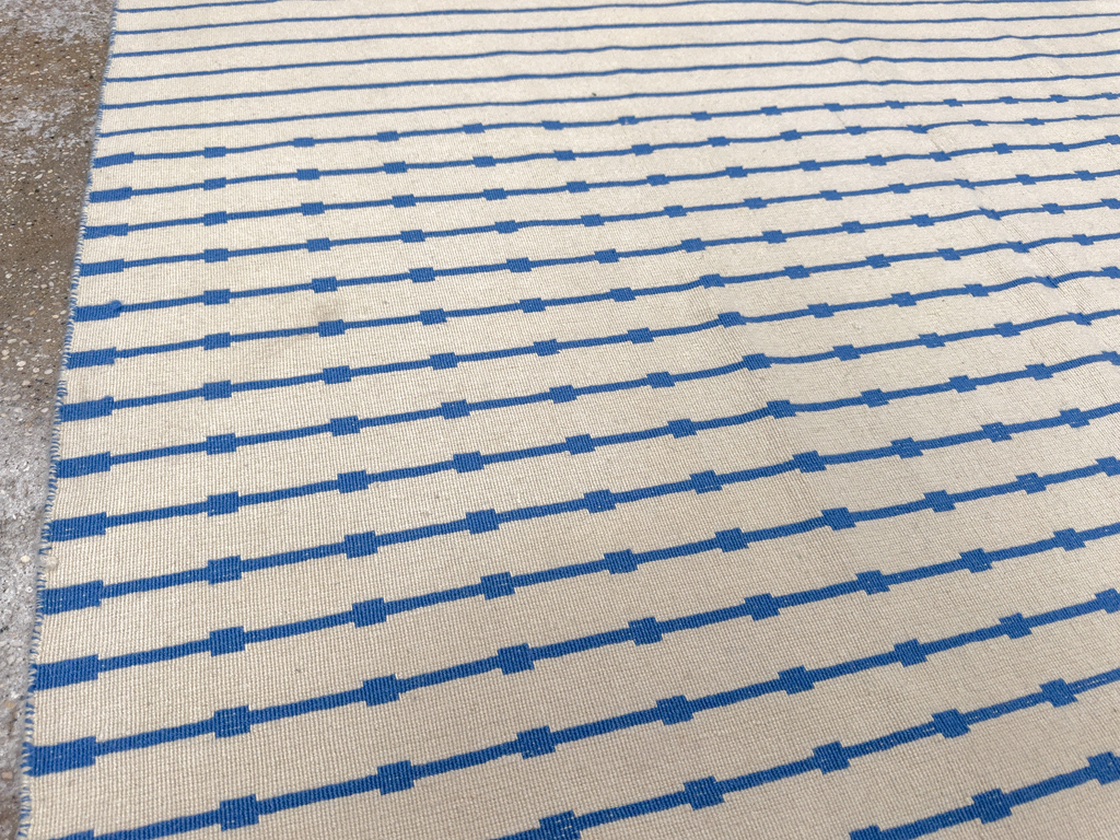 Vintage Turkish Flatweave Kilim Accent Rug, No.33638 - Galerie Shabab