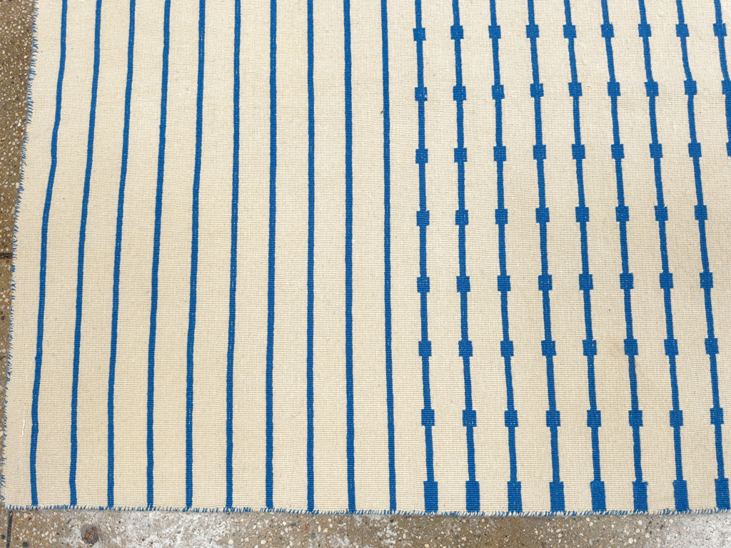 Vintage Turkish Flatweave Kilim Accent Rug, No.33638 - Galerie Shabab