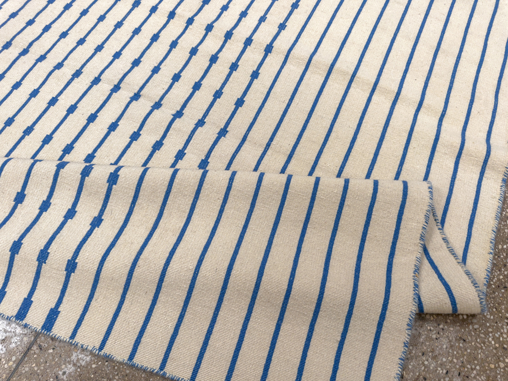 Vintage Turkish Flatweave Kilim Accent Rug, No.33638 - Galerie Shabab