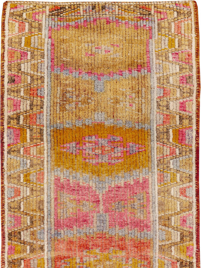 Vintage Turkish Anatolian Runner, No.33640 - Galerie Shabab