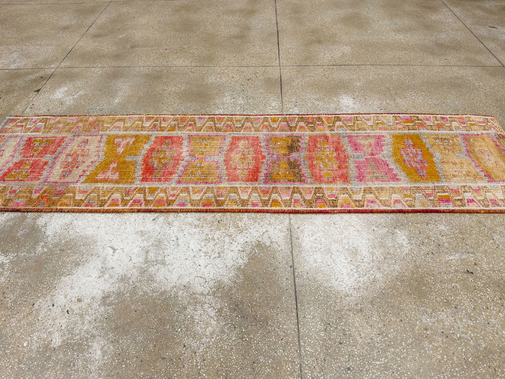 Vintage Turkish Anatolian Runner, No.33640 - Galerie Shabab