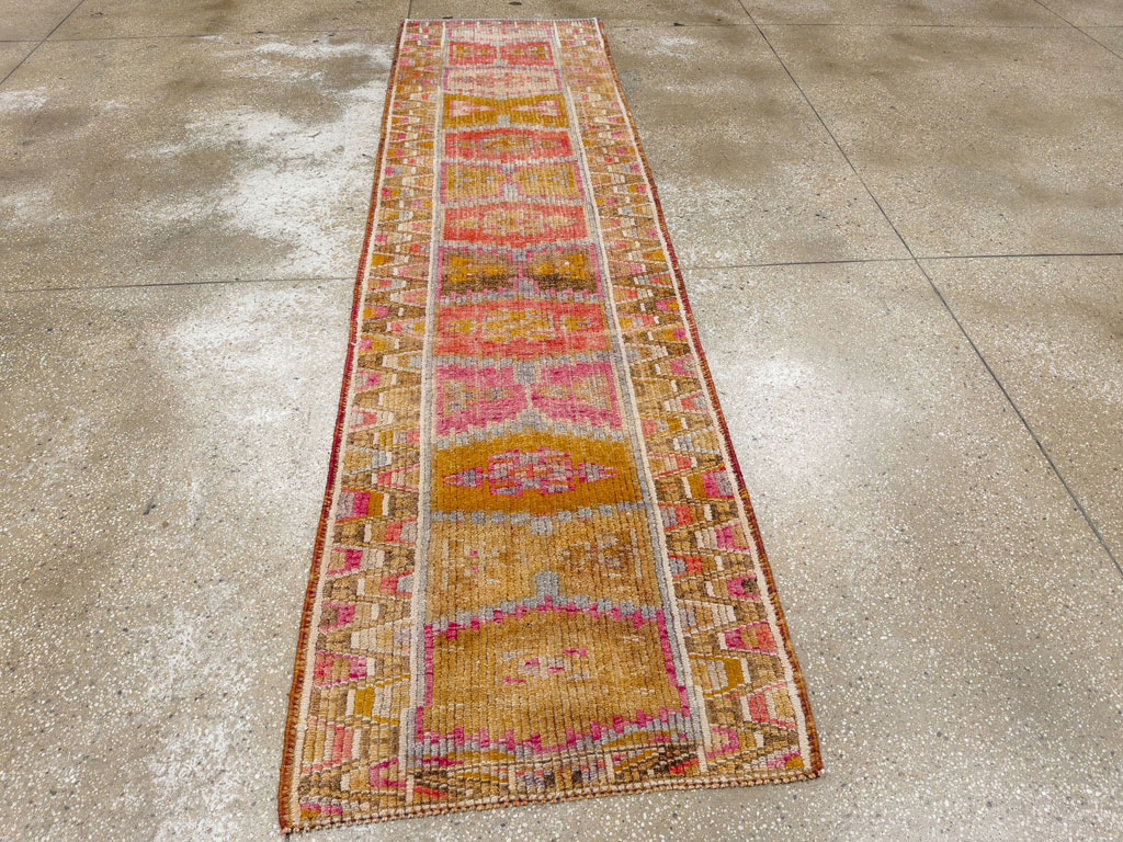 Vintage Turkish Anatolian Runner, No.33640 - Galerie Shabab