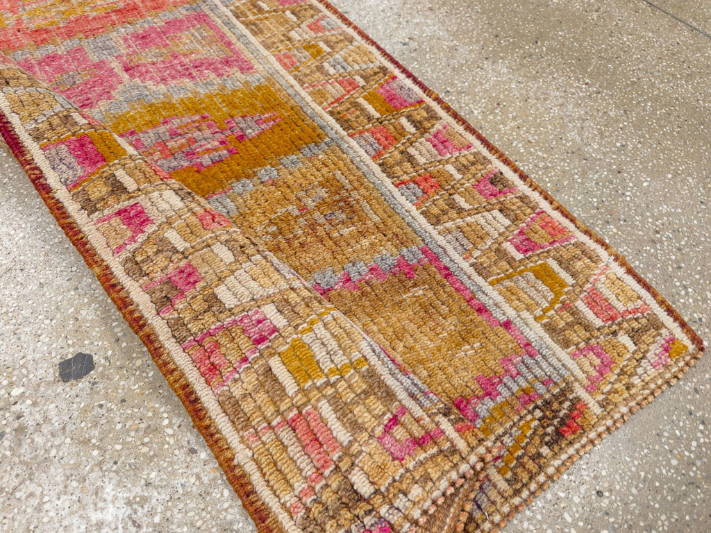Vintage Turkish Anatolian Runner, No.33640 - Galerie Shabab