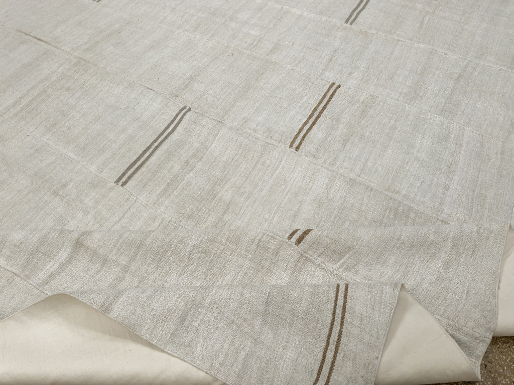 Vintage Turkish Flatweave Kilim Large Carpet, No.33655 - Galerie Shabab