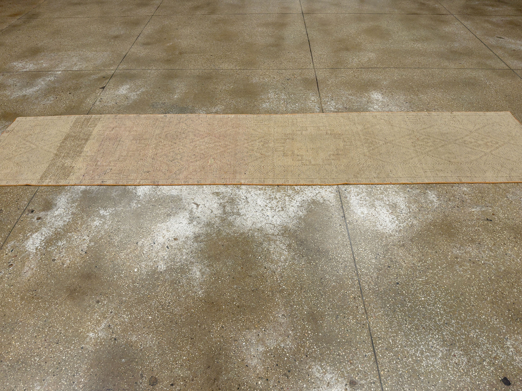 Vintage Turkish Anatolian Runner, No.33659 - Galerie Shabab