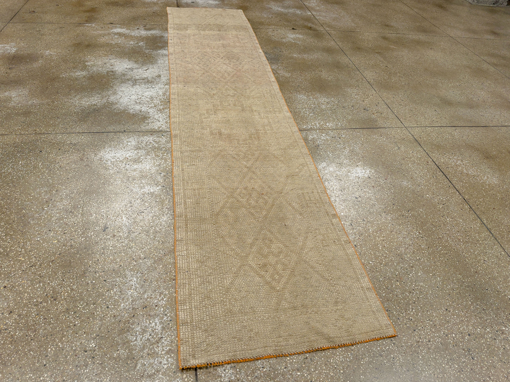 Vintage Turkish Anatolian Runner, No.33659 - Galerie Shabab