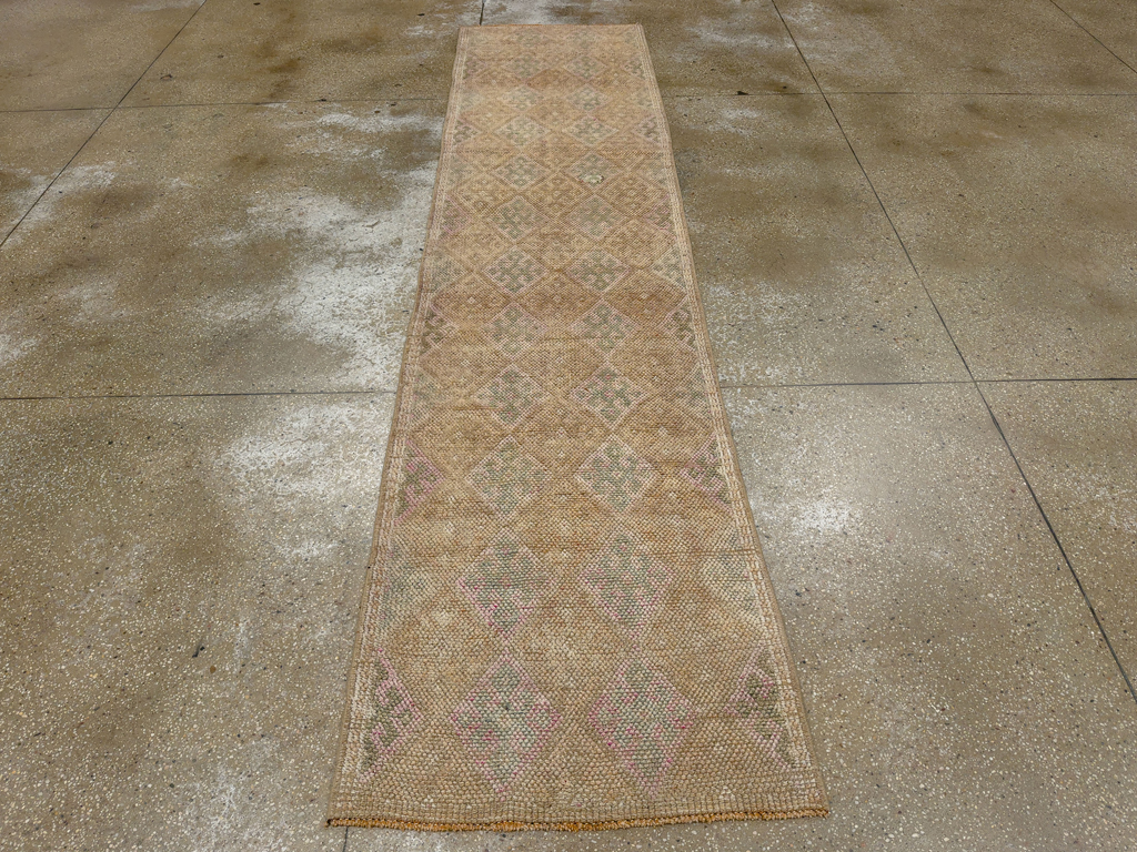 Vintage Turkish Anatolian Runner, No.33664 - Galerie Shabab