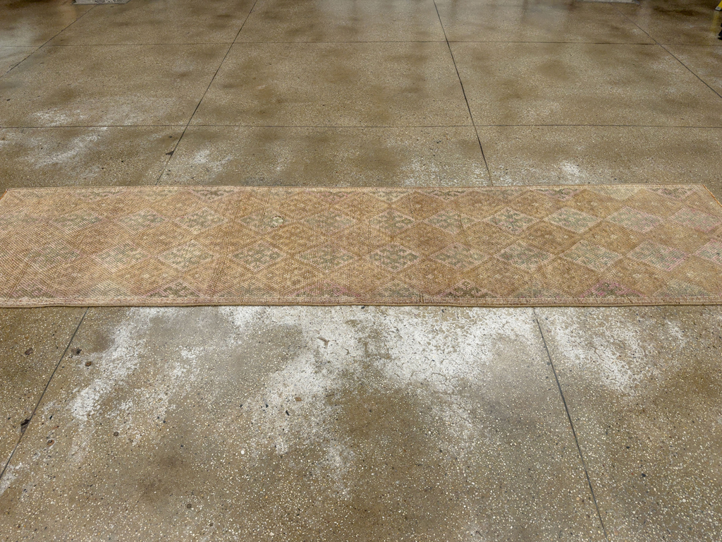 Vintage Turkish Anatolian Runner, No.33664 - Galerie Shabab