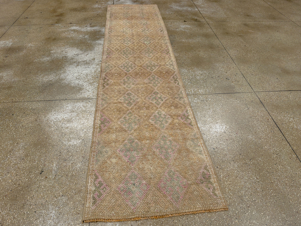 Vintage Turkish Anatolian Runner, No.33664 - Galerie Shabab