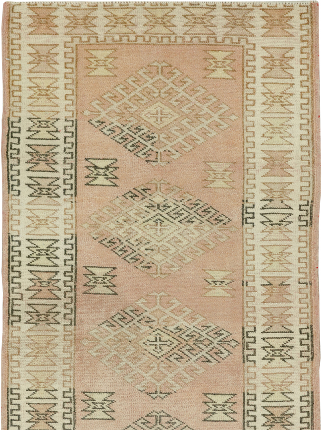 Vintage Turkish Anatolian Runner, No.33665 - Galerie Shabab