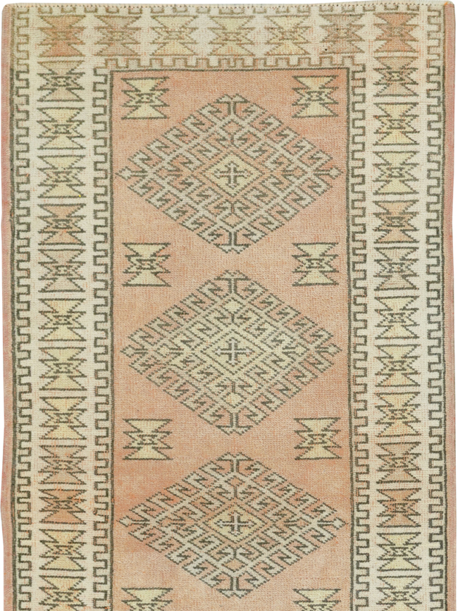 Vintage Turkish Anatolian Runner, No.33665 - Galerie Shabab