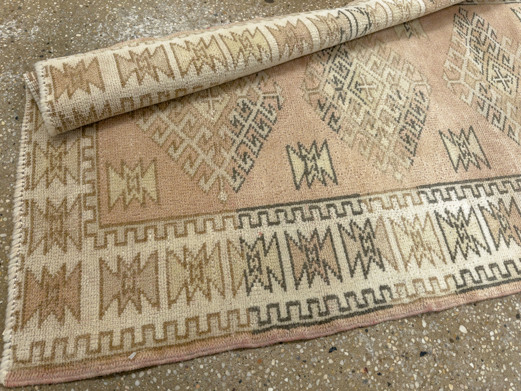 Vintage Turkish Anatolian Runner, No.33665 - Galerie Shabab