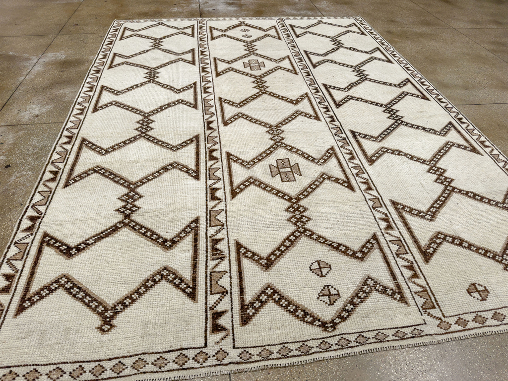 Vintage Turkish Anatolian Room Size Carpet, No.33672 - Galerie Shabab
