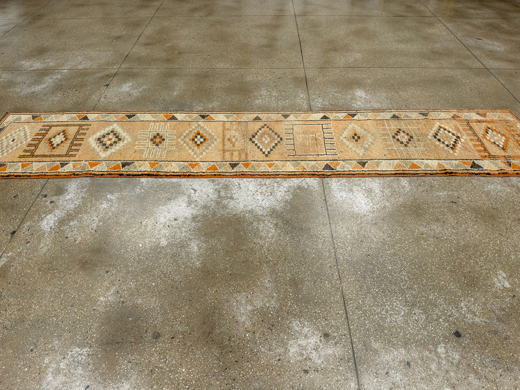 Vintage Turkish Anatolian Runner, No.33673 - Galerie Shabab
