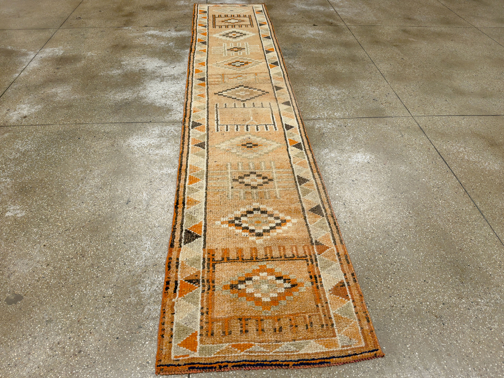 Vintage Turkish Anatolian Runner, No.33673 - Galerie Shabab