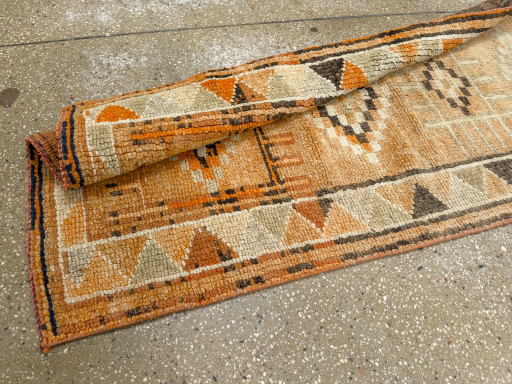 Vintage Turkish Anatolian Runner, No.33673 - Galerie Shabab