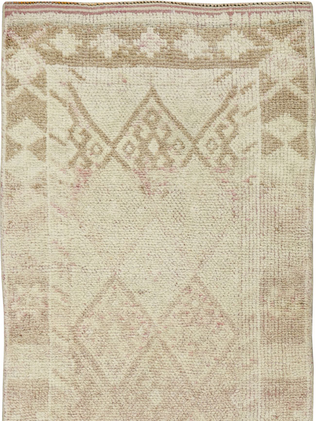 Vintage Turkish Anatolian Runner, No.33676 - Galerie Shabab