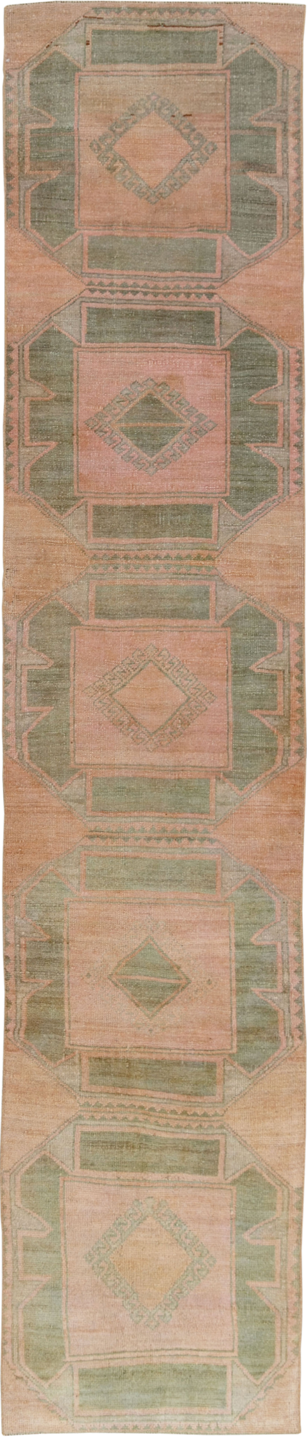Vintage Turkish Anatolian Runner, No.33677 - Galerie Shabab