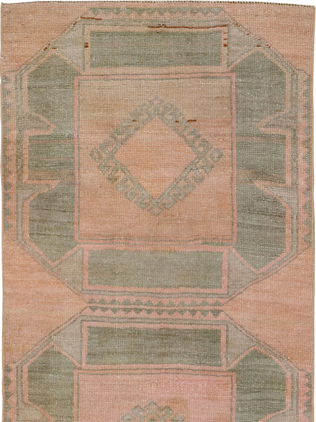 Vintage Turkish Anatolian Runner, No.33677 - Galerie Shabab