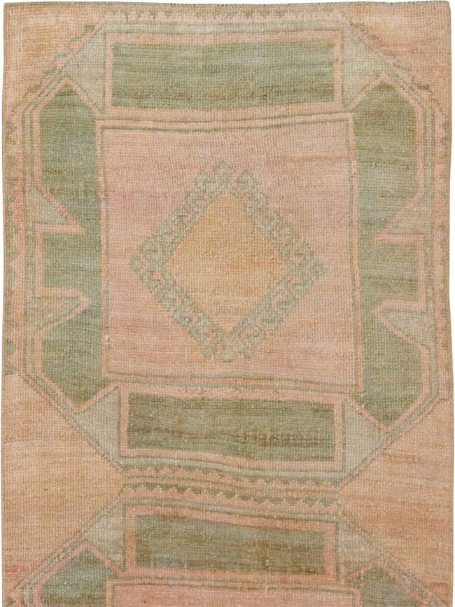 Vintage Turkish Anatolian Runner, No.33677 - Galerie Shabab
