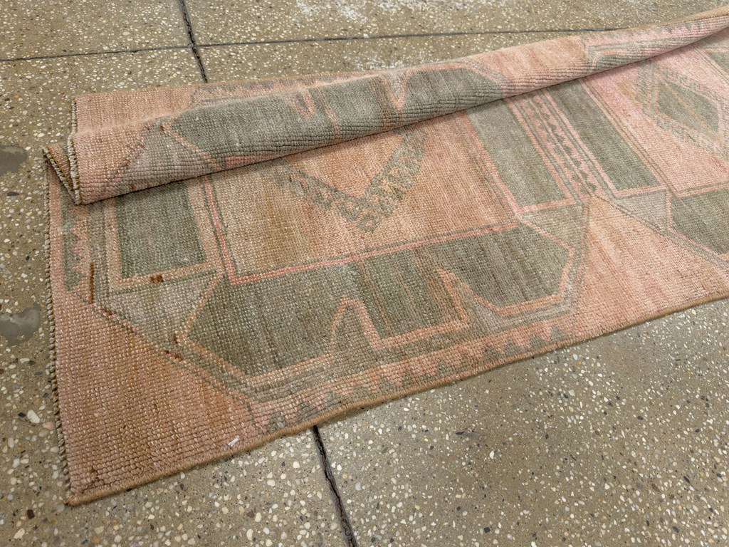 Vintage Turkish Anatolian Runner, No.33677 - Galerie Shabab