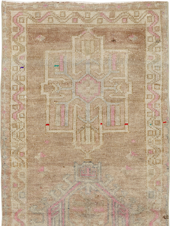 Vintage Turkish Anatolian Runner, No.33678 - Galerie Shabab