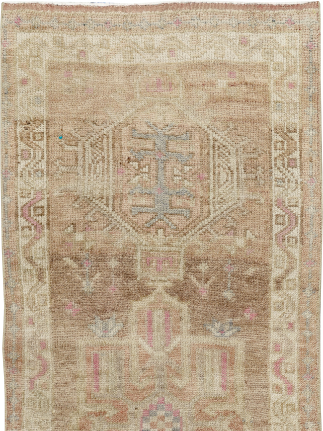 Vintage Turkish Anatolian Runner, No.33678 - Galerie Shabab