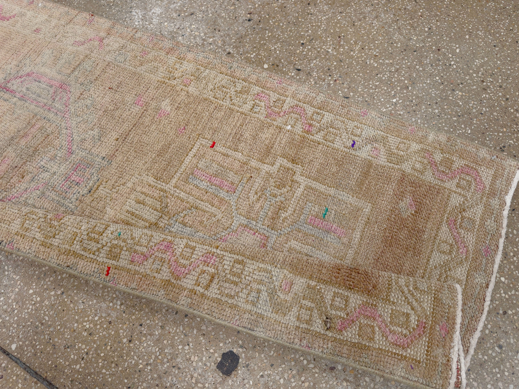 Vintage Turkish Anatolian Runner, No.33678 - Galerie Shabab