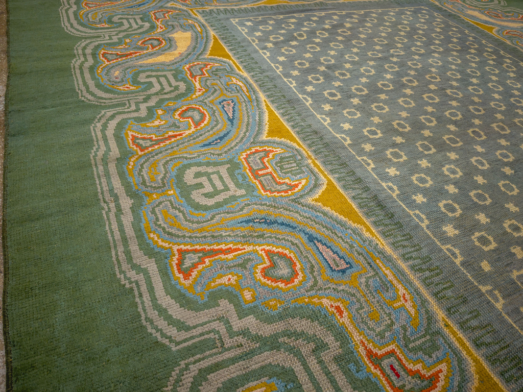 Antique English Donegal Room Size Carpet, No.33680 - Galerie Shabab