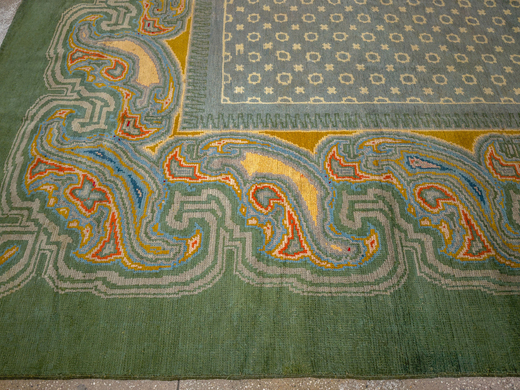Antique English Donegal Room Size Carpet, No.33680 - Galerie Shabab