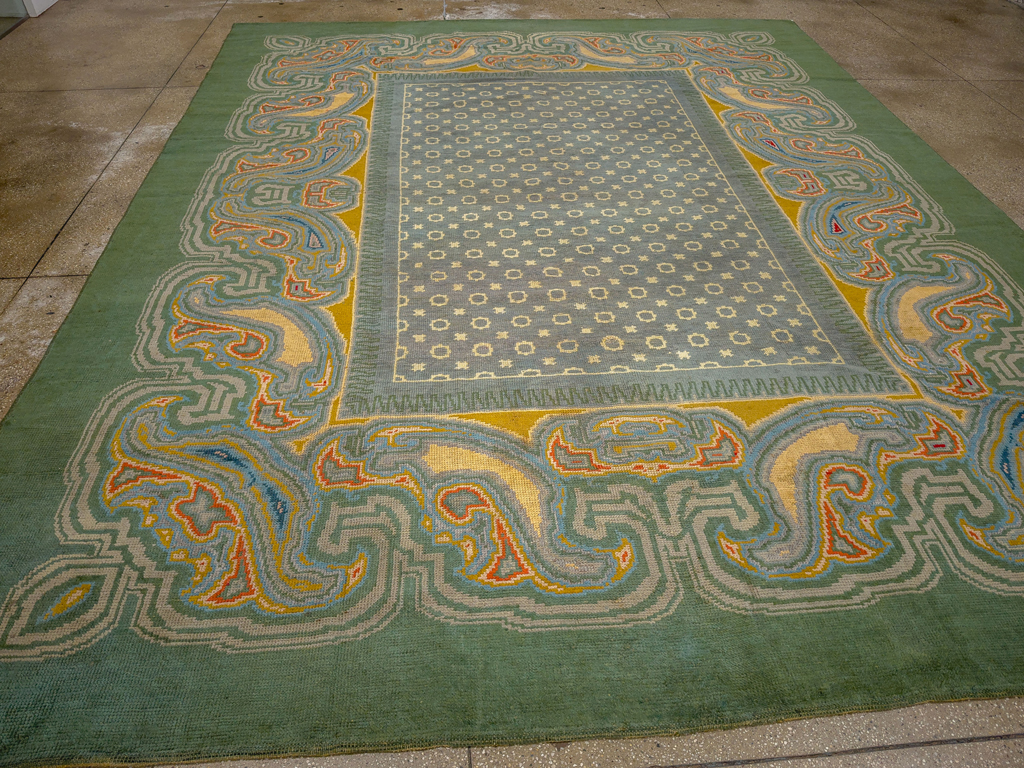 Antique English Donegal Room Size Carpet, No.33680 - Galerie Shabab