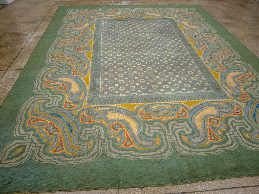Antique Irish Donegal Room Size Carpet, No.33680 - Galerie Shabab