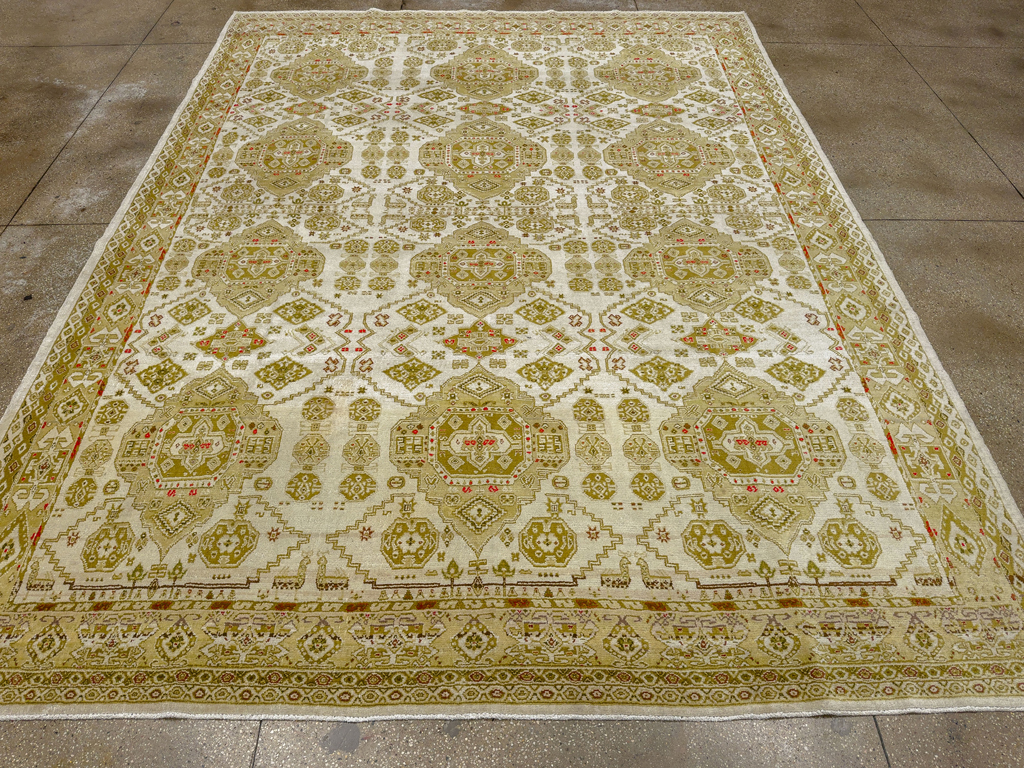 Vintage Turkish Anatolian Room Size Carpet, No.33681 - Galerie Shabab