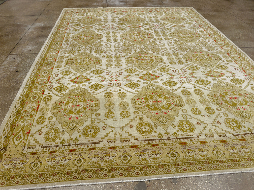 Vintage Turkish Anatolian Room Size Carpet, No.33681 - Galerie Shabab