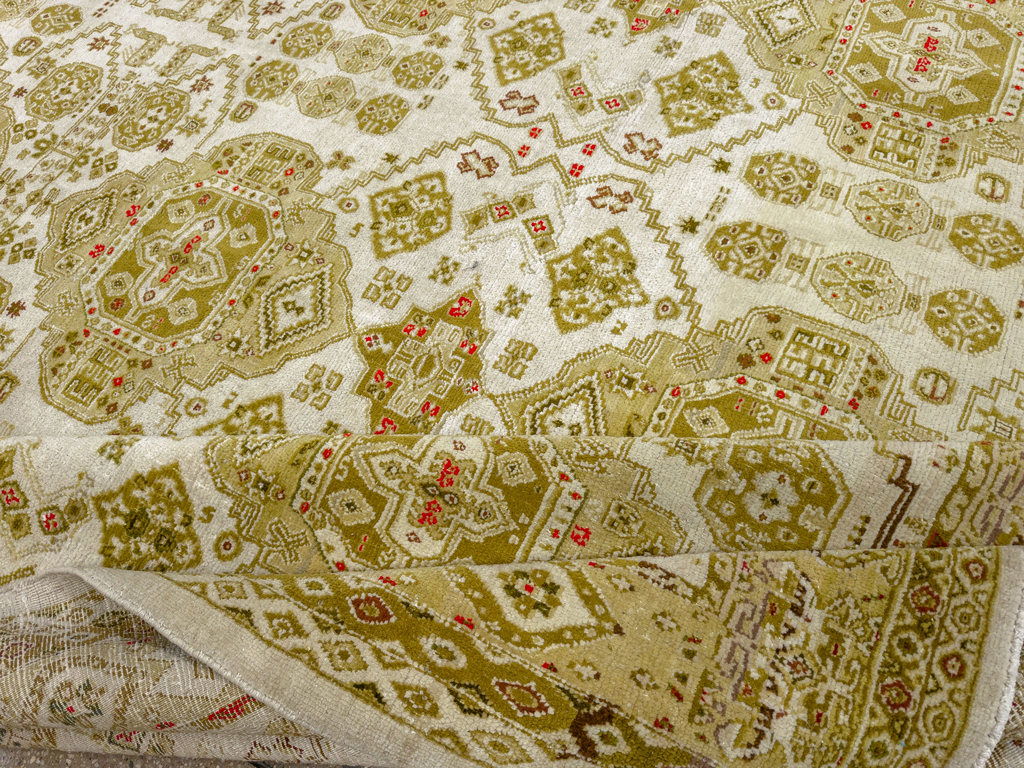 Vintage Turkish Anatolian Room Size Carpet, No.33681 - Galerie Shabab