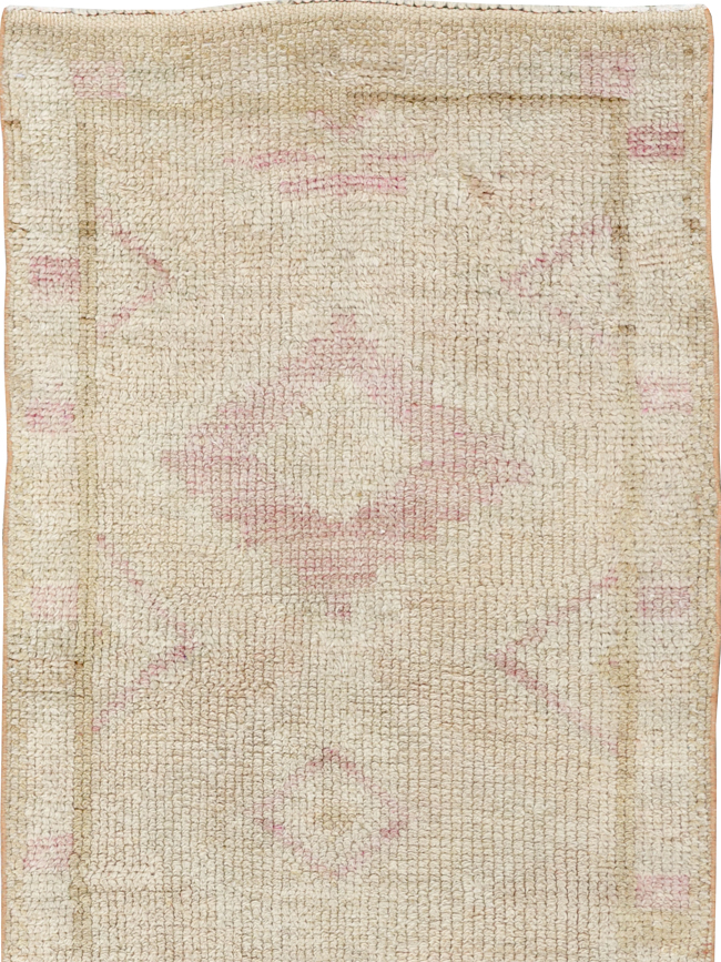 Vintage Turkish Anatolian Runner, No.33682 - Galerie Shabab