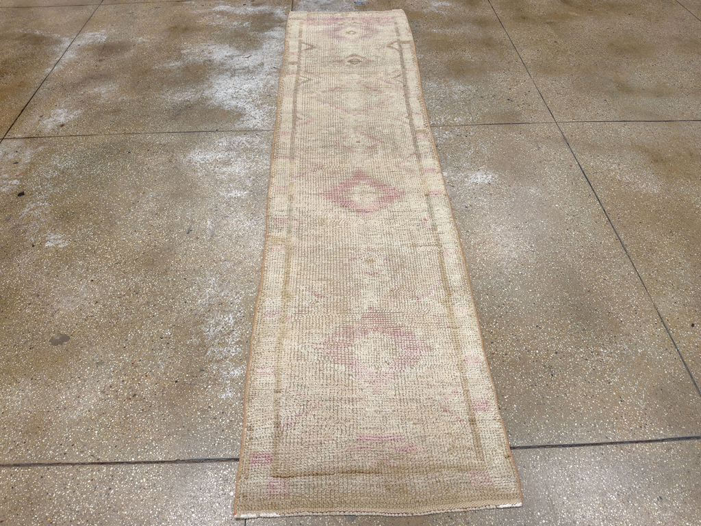 Vintage Turkish Anatolian Runner, No.33682 - Galerie Shabab